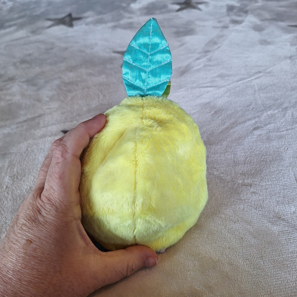2020 Manhattan Toy Lemon Zipper with Slices Baby Rattle Crinkle Toy Plush - Picture 3 of 7